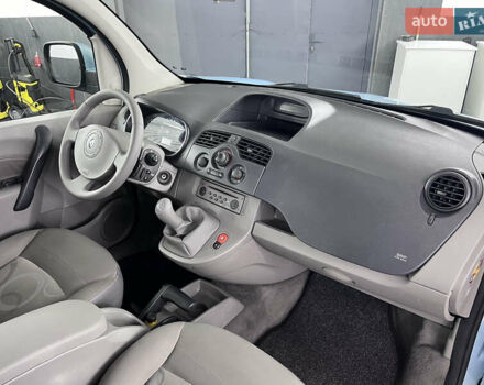 Синий Рено Кенгу, объемом двигателя 1.6 л и пробегом 160 тыс. км за 7500 $, фото 66 на Automoto.ua