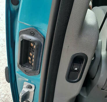 Синій Рено Кєнгу, об'ємом двигуна 1.6 л та пробігом 233 тис. км за 7999 $, фото 33 на Automoto.ua