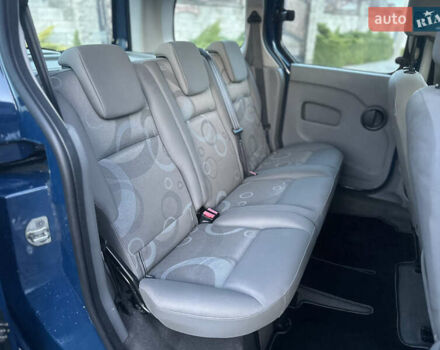 Синий Рено Кенгу, объемом двигателя 1.6 л и пробегом 218 тыс. км за 5799 $, фото 9 на Automoto.ua