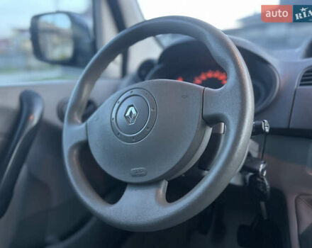 Синий Рено Кенгу, объемом двигателя 1.6 л и пробегом 218 тыс. км за 5799 $, фото 17 на Automoto.ua