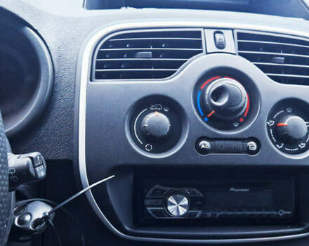 Синий Рено Кенгу, объемом двигателя 1.5 л и пробегом 290 тыс. км за 10300 $, фото 12 на Automoto.ua