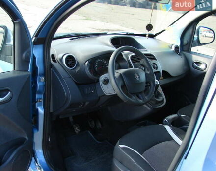 Синий Рено Кенгу, объемом двигателя 1.5 л и пробегом 290 тыс. км за 10500 $, фото 11 на Automoto.ua