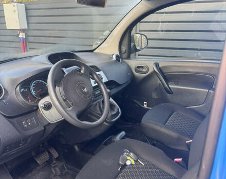 Рено Кєнгу 2013 у Дубно на Automoto.ua Синій Рено Кєнгу, об'ємом двигуна 0 л та пробігом 32 тис. км за 5200 $, фото 10 на Automoto.ua