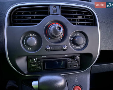 Синий Рено Кенгу, объемом двигателя 0 л и пробегом 39 тыс. км за 6700 $, фото 30 на Automoto.ua