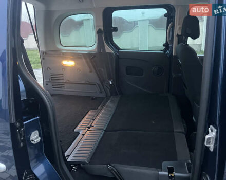 Синий Рено Кенгу, объемом двигателя 1.5 л и пробегом 180 тыс. км за 12750 $, фото 48 на Automoto.ua