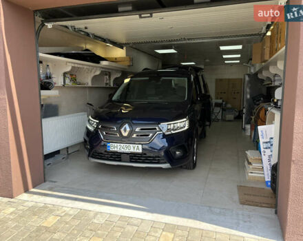 Синий Рено Кенгу, объемом двигателя 0 л и пробегом 5 тыс. км за 25900 $, фото 4 на Automoto.ua