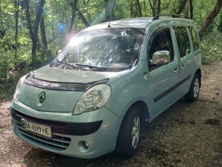 Рено Кєнгу 2012 у Кропивницькому (Кіровограді) на Automoto.ua Синій Рено Кєнгу, об'ємом двигуна 1.5 л та пробігом 290 тис. км за 7300 $, фото 1 на Automoto.ua