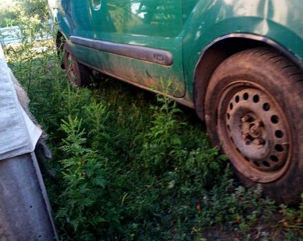 Рено Кенгу 2004 в Первомайск на Automoto.ua Зеленый Рено Кенгу, объемом двигателя 1.9 л и пробегом 350 тыс. км за 1900 $, фото 5 на Automoto.ua