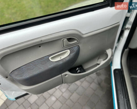 Зелений Рено Кєнгу, об'ємом двигуна 1.46 л та пробігом 220 тис. км за 3200 $, фото 21 на Automoto.ua