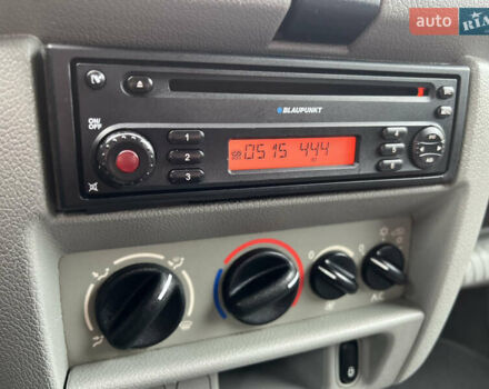 Зелений Рено Кєнгу, об'ємом двигуна 1.46 л та пробігом 220 тис. км за 3200 $, фото 17 на Automoto.ua