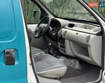 Зелений Рено Кєнгу, об'ємом двигуна 1.46 л та пробігом 220 тис. км за 3200 $, фото 15 на Automoto.ua