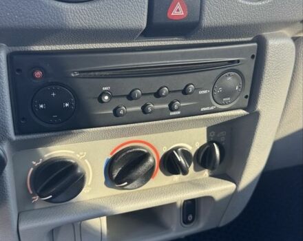 Зелений Рено Кєнгу, об'ємом двигуна 1.6 л та пробігом 149 тис. км за 3300 $, фото 12 на Automoto.ua