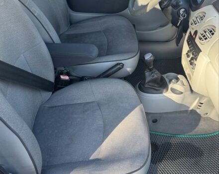 Зелений Рено Кєнгу, об'ємом двигуна 1.6 л та пробігом 149 тис. км за 3300 $, фото 5 на Automoto.ua