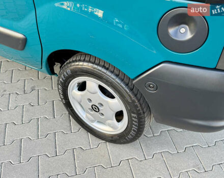 Зеленый Рено Кенгу, объемом двигателя 1.4 л и пробегом 209 тыс. км за 3600 $, фото 12 на Automoto.ua