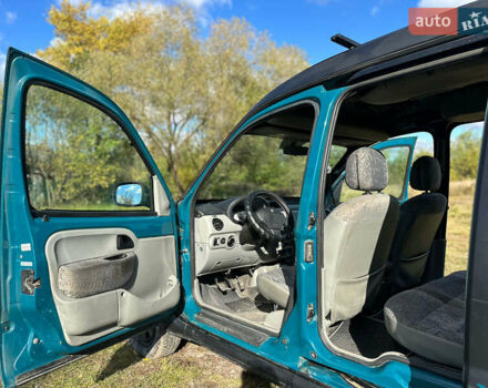 Зелений Рено Кєнгу, об'ємом двигуна 1.6 л та пробігом 245 тис. км за 4000 $, фото 4 на Automoto.ua