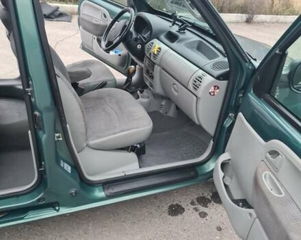 Зелений Рено Кєнгу, об'ємом двигуна 1.5 л та пробігом 251 тис. км за 5200 $, фото 3 на Automoto.ua