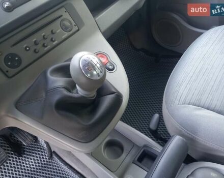 Зелений Рено Кєнгу, об'ємом двигуна 1.5 л та пробігом 226 тис. км за 7850 $, фото 24 на Automoto.ua