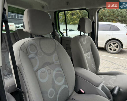 Зеленый Рено Кенгу, объемом двигателя 1.5 л и пробегом 220 тыс. км за 7600 $, фото 18 на Automoto.ua