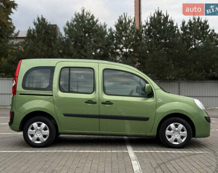 Зеленый Рено Кенгу, объемом двигателя 1.5 л и пробегом 220 тыс. км за 7600 $, фото 5 на Automoto.ua