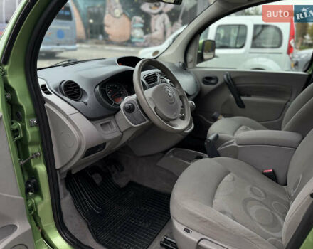 Зеленый Рено Кенгу, объемом двигателя 1.5 л и пробегом 220 тыс. км за 7600 $, фото 31 на Automoto.ua
