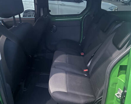 Зелений Рено Кєнгу, об'ємом двигуна 1.5 л та пробігом 195 тис. км за 13200 $, фото 5 на Automoto.ua