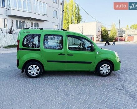 Зеленый Рено Кенгу, объемом двигателя 1.5 л и пробегом 210 тыс. км за 7300 $, фото 1 на Automoto.ua