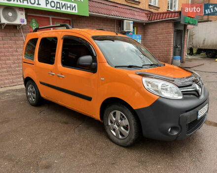 Оранжевый Рено Кенгу, объемом двигателя 1.5 л и пробегом 230 тыс. км за 11000 $, фото 3 на Automoto.ua