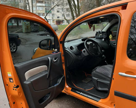 Оранжевый Рено Кенгу, объемом двигателя 1.5 л и пробегом 230 тыс. км за 11000 $, фото 8 на Automoto.ua