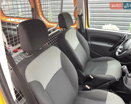 Рено Кенгу 2017 в Киеве на Automoto.ua Оранжевый Рено Кенгу, объемом двигателя 1.5 л и пробегом 300 тыс. км за 11500 $, фото 45 на Automoto.ua