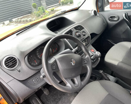 Оранжевый Рено Кенгу, объемом двигателя 1.5 л и пробегом 300 тыс. км за 10800 $, фото 20 на Automoto.ua