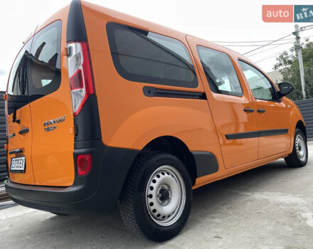 Рено Кенгу 2017 в Киеве на Automoto.ua Оранжевый Рено Кенгу, объемом двигателя 1.5 л и пробегом 300 тыс. км за 11500 $, фото 12 на Automoto.ua