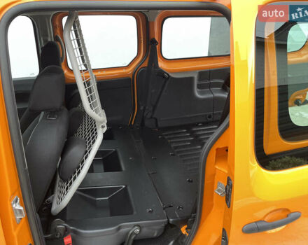 Рено Кенгу 2017 в Киеве на Automoto.ua Оранжевый Рено Кенгу, объемом двигателя 1.5 л и пробегом 300 тыс. км за 11500 $, фото 41 на Automoto.ua