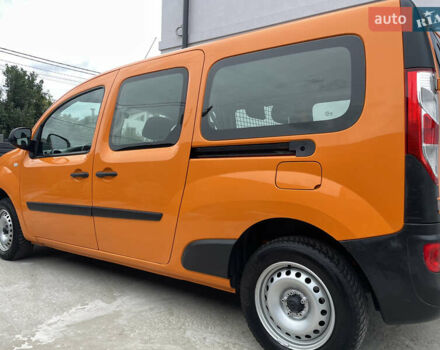 Рено Кенгу 2017 в Киеве на Automoto.ua Оранжевый Рено Кенгу, объемом двигателя 1.5 л и пробегом 300 тыс. км за 11500 $, фото 18 на Automoto.ua