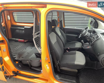 Рено Кенгу 2017 в Киеве на Automoto.ua Оранжевый Рено Кенгу, объемом двигателя 1.5 л и пробегом 300 тыс. км за 11500 $, фото 46 на Automoto.ua