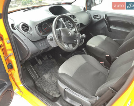 Рено Кенгу 2017 в Киеве на Automoto.ua Оранжевый Рено Кенгу, объемом двигателя 1.5 л и пробегом 300 тыс. км за 11500 $, фото 19 на Automoto.ua