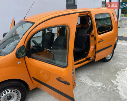 Рено Кенгу 2017 в Киеве на Automoto.ua Оранжевый Рено Кенгу, объемом двигателя 1.5 л и пробегом 300 тыс. км за 11500 $, фото 26 на Automoto.ua