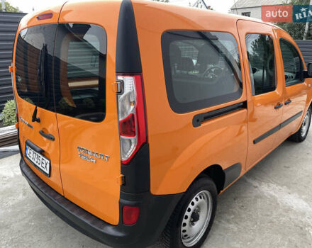 Рено Кенгу 2017 в Киеве на Automoto.ua Оранжевый Рено Кенгу, объемом двигателя 1.5 л и пробегом 300 тыс. км за 11500 $, фото 10 на Automoto.ua