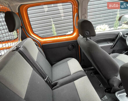 Рено Кенгу 2017 в Киеве на Automoto.ua Оранжевый Рено Кенгу, объемом двигателя 1.5 л и пробегом 300 тыс. км за 11500 $, фото 30 на Automoto.ua