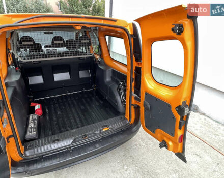 Рено Кенгу 2017 в Киеве на Automoto.ua Оранжевый Рено Кенгу, объемом двигателя 1.5 л и пробегом 300 тыс. км за 11500 $, фото 38 на Automoto.ua