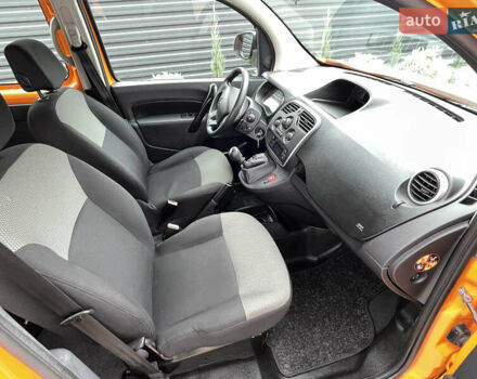 Рено Кенгу 2017 в Киеве на Automoto.ua Оранжевый Рено Кенгу, объемом двигателя 1.5 л и пробегом 300 тыс. км за 11500 $, фото 33 на Automoto.ua