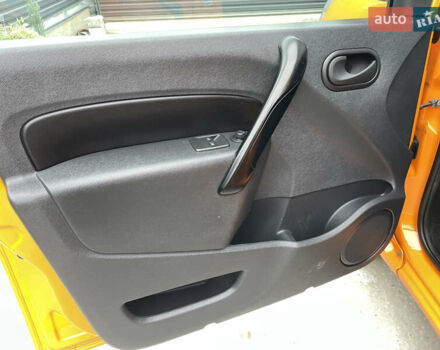 Рено Кенгу 2017 в Киеве на Automoto.ua Оранжевый Рено Кенгу, объемом двигателя 1.5 л и пробегом 300 тыс. км за 11500 $, фото 22 на Automoto.ua