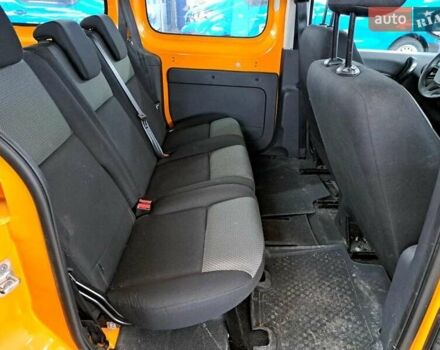 Оранжевый Рено Кенгу, объемом двигателя 0 л и пробегом 30 тыс. км за 12860 $, фото 1 на Automoto.ua