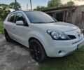 Белый Рено Колеос, объемом двигателя 2 л и пробегом 150 тыс. км за 10750 $, фото 6 на Automoto.ua