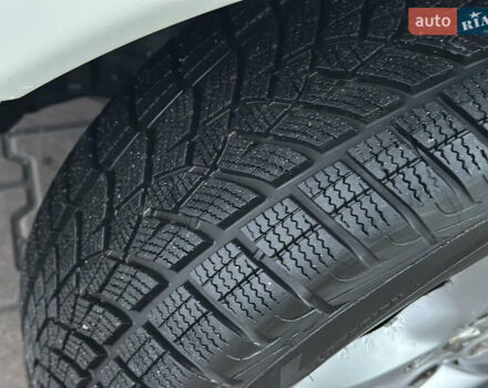 Белый Рено Колеос, объемом двигателя 2.5 л и пробегом 89 тыс. км за 8800 $, фото 14 на Automoto.ua