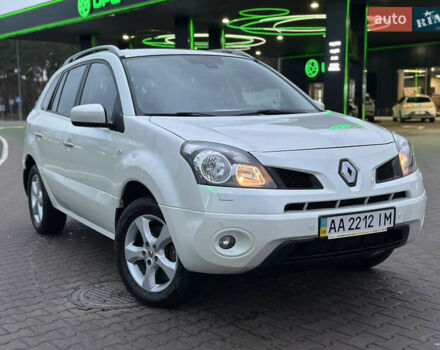 Белый Рено Колеос, объемом двигателя 2.5 л и пробегом 89 тыс. км за 8800 $, фото 2 на Automoto.ua
