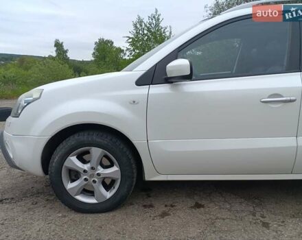 Белый Рено Колеос, объемом двигателя 2 л и пробегом 287 тыс. км за 9500 $, фото 4 на Automoto.ua