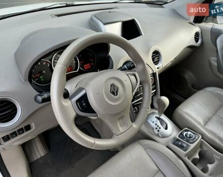 Белый Рено Колеос, объемом двигателя 2 л и пробегом 225 тыс. км за 9800 $, фото 29 на Automoto.ua