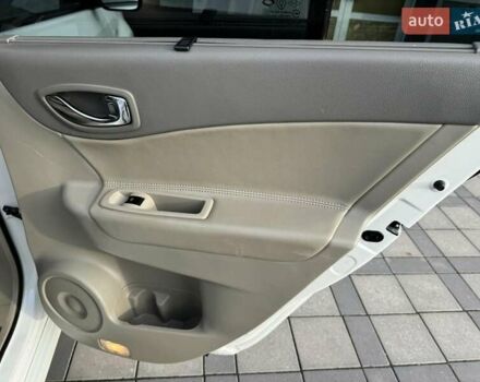 Белый Рено Колеос, объемом двигателя 2 л и пробегом 225 тыс. км за 9800 $, фото 32 на Automoto.ua