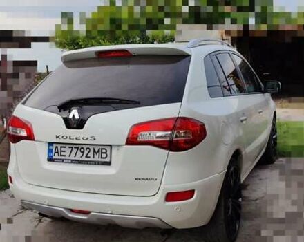 Белый Рено Колеос, объемом двигателя 2 л и пробегом 150 тыс. км за 10900 $, фото 5 на Automoto.ua