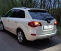 Белый Рено Колеос, объемом двигателя 2 л и пробегом 150 тыс. км за 10900 $, фото 10 на Automoto.ua
